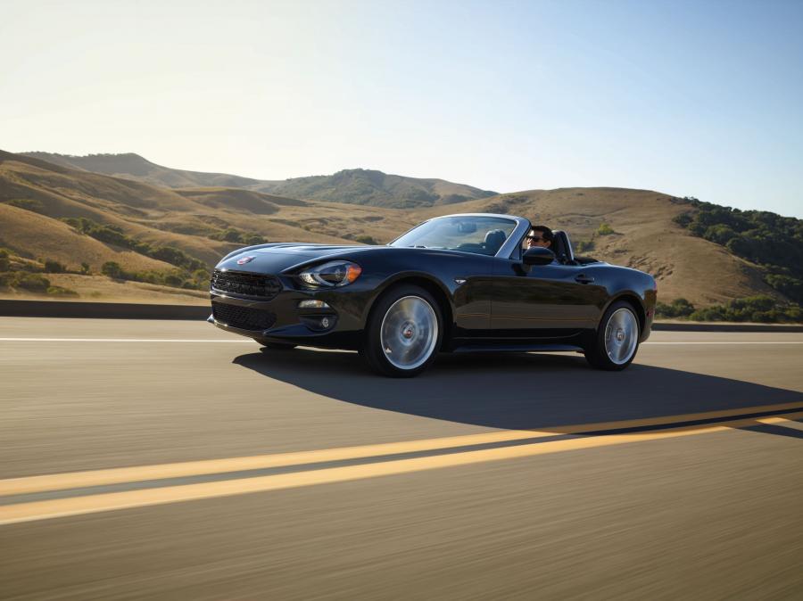  Fiat 124 Spider Lusso (348) 2016 года  (NA) (фото 2 из 43)